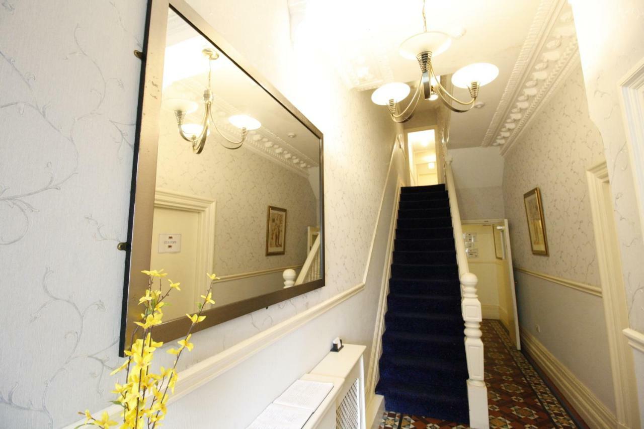 Church Guesthouse Cardiff Buitenkant foto